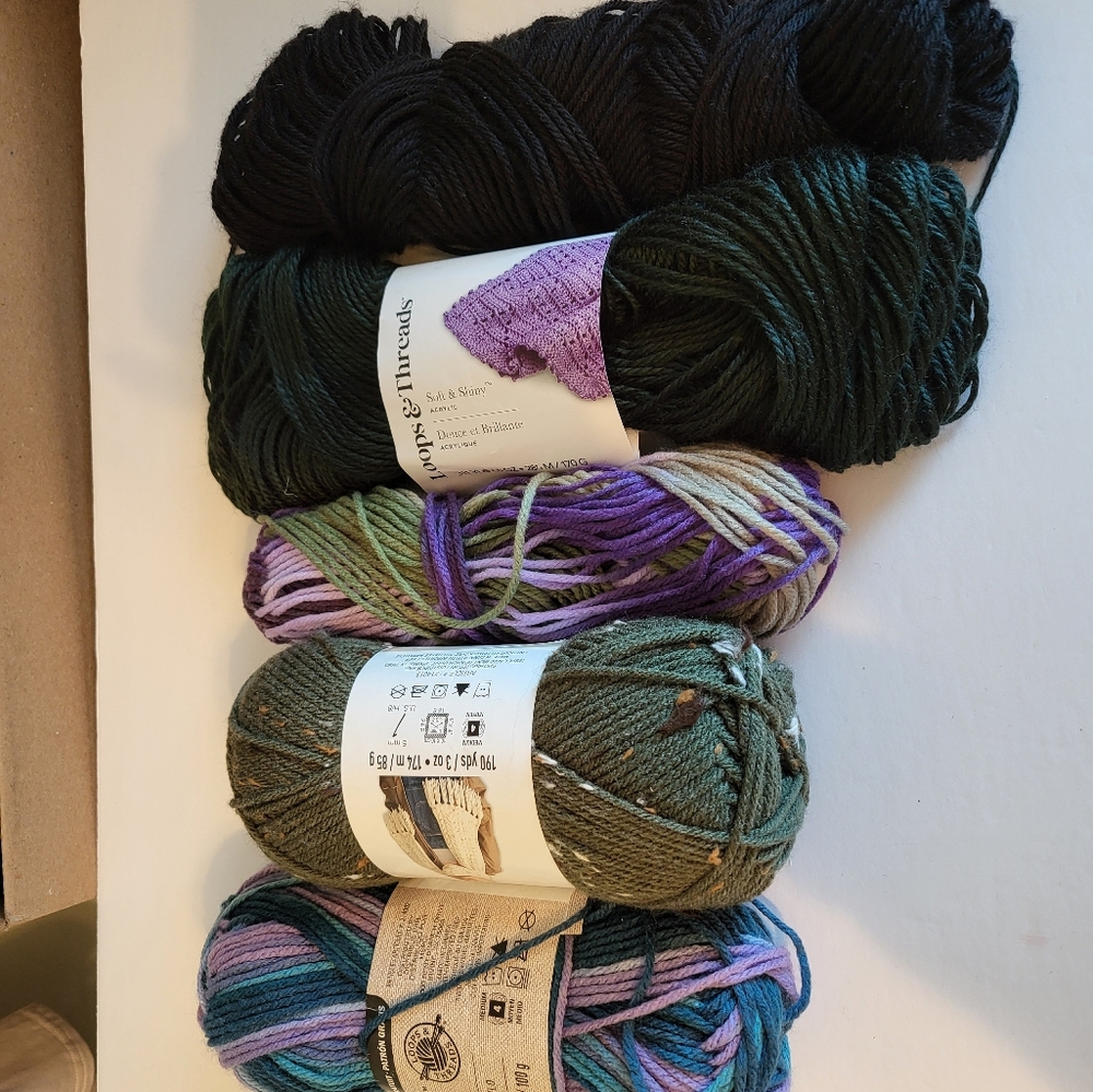 Partial skeins of yarn